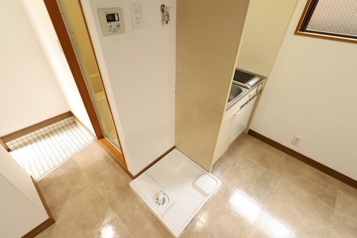 2dc0a1b0-64b7-44cc-bf60-fa19000abc14.jpg